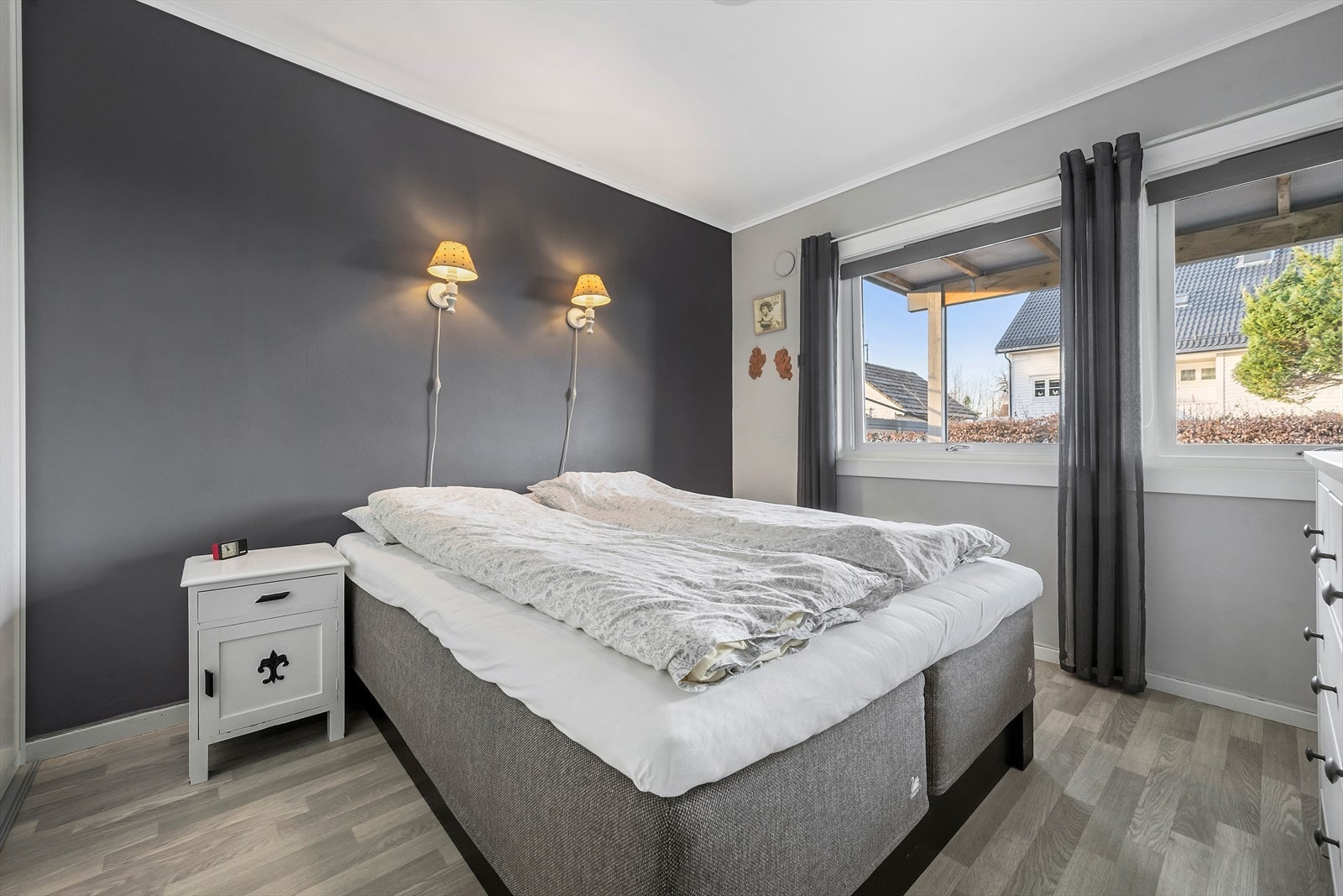 Hovedsoverom med plass til dobbeltseng Galleribilde