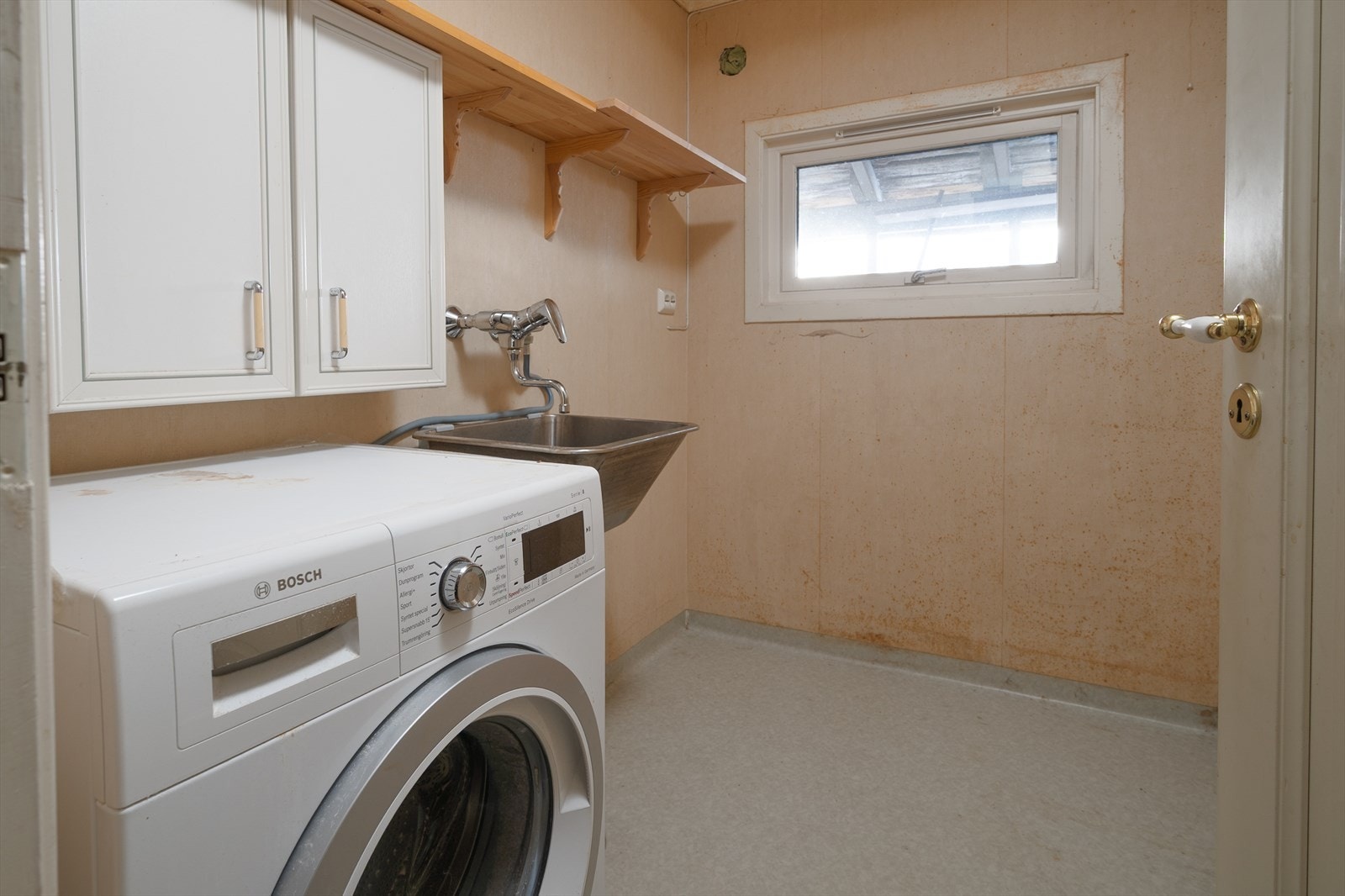 Vaskerom Galleribilde