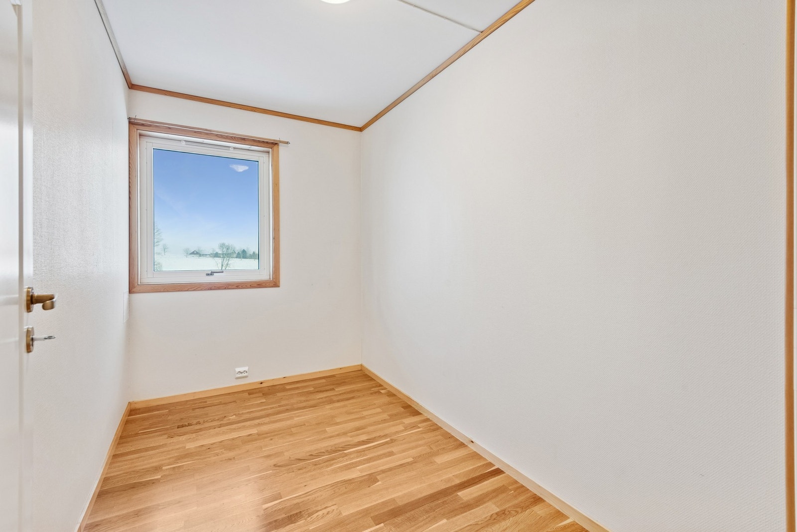 Soverom 2. Et praktisk rom dersom man har behov for et ekstra soverom, kontor eller hobbyrom. Galleribilde