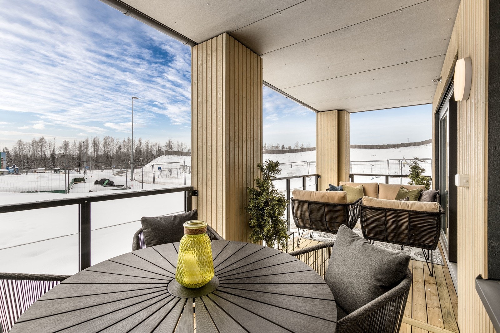 Utgang til en flott sydvestvendt balkong på 13 kvm. Galleribilde