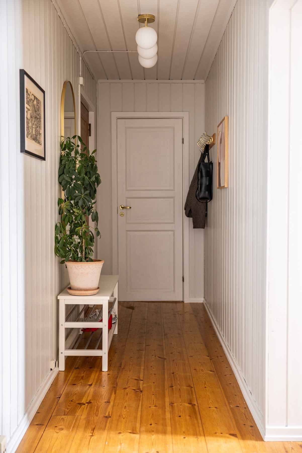 Det gode inntrykket starter allerede når man kommer inn. Her møtes du av en lys og funksjonell entré. Galleribilde