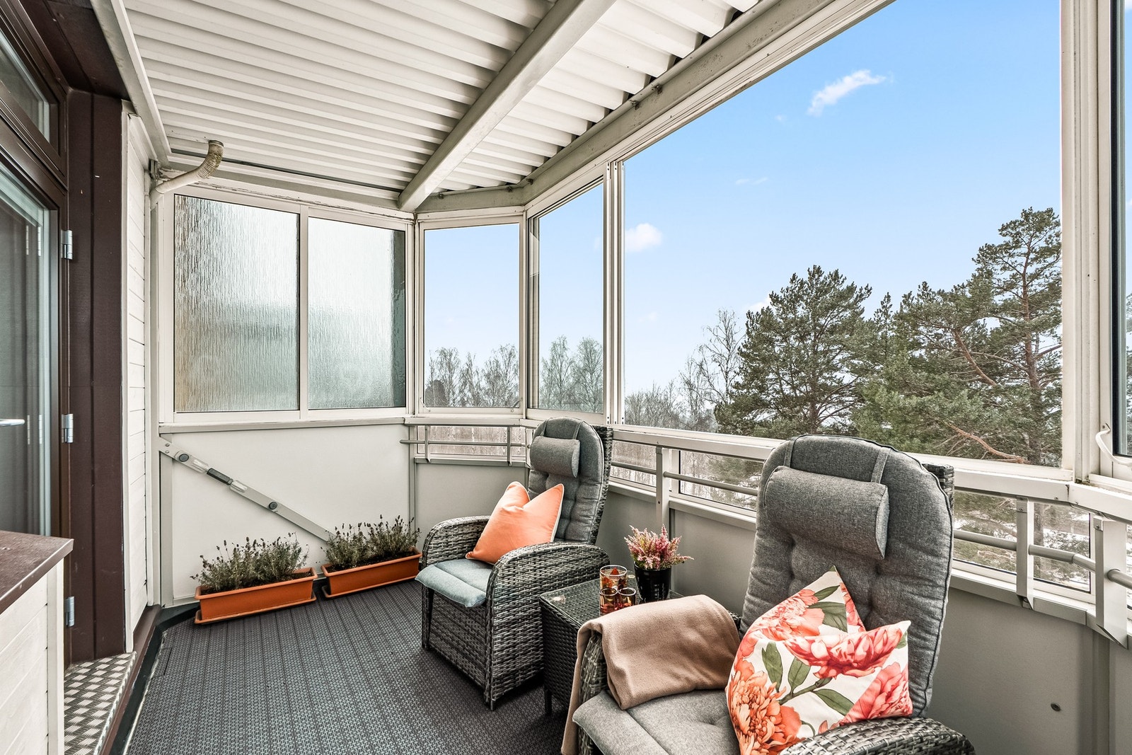 Balkongen er på ca. 7,5 kvm. Her har du god plass til møblering etter eget ønske. Galleribilde