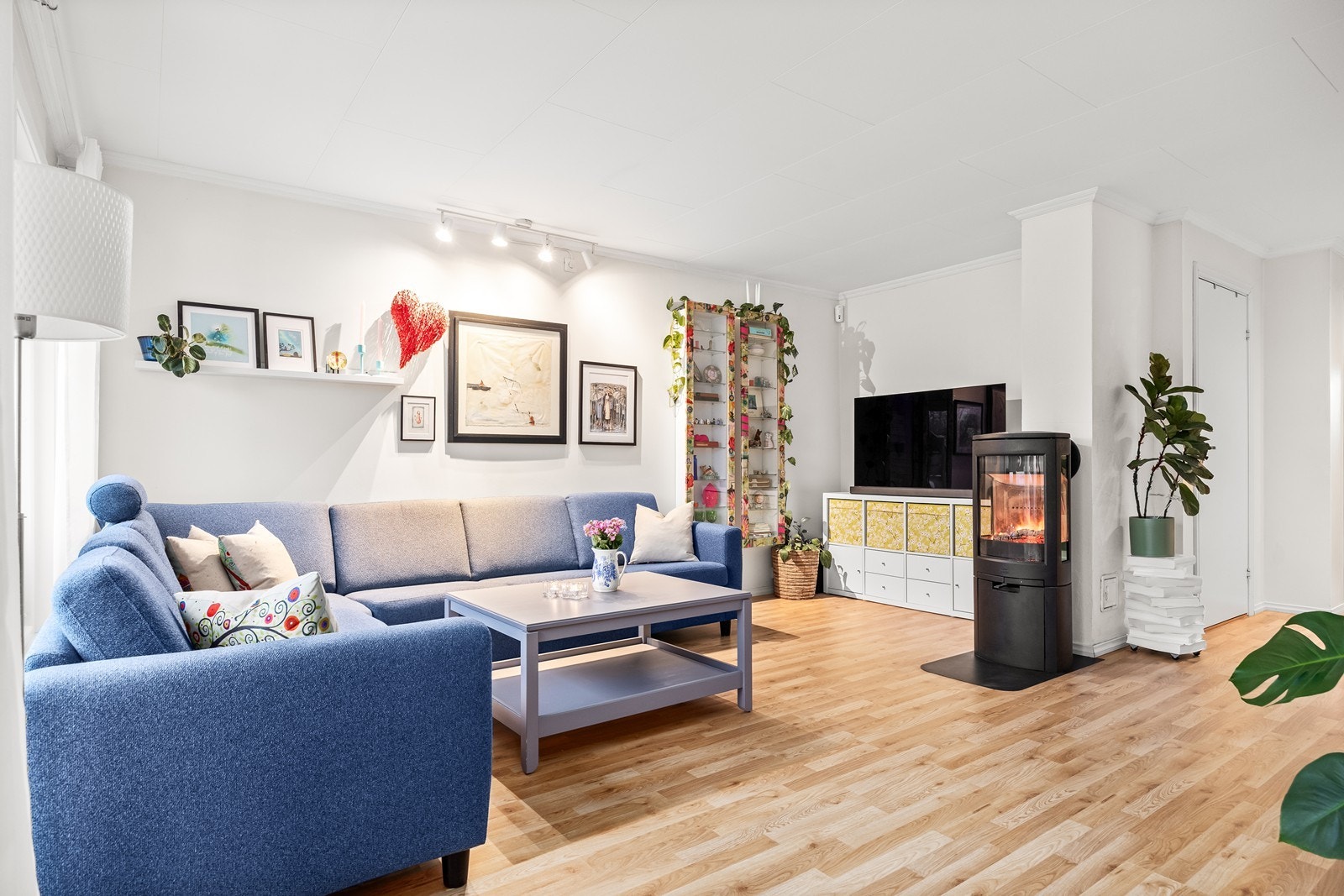 Vedovn sørger for effektiv oppvarming av stuen. Galleribilde