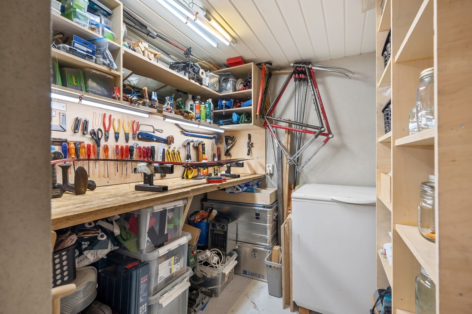 Praktisk bod i underetasjen. Galleribilde