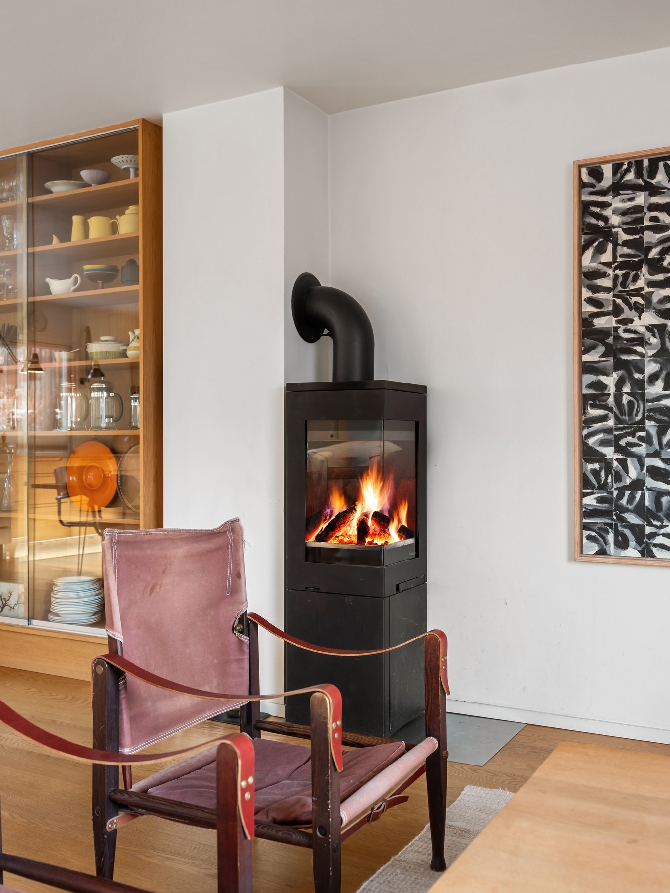 Hyggelig vedpeis i stuen. Galleribilde