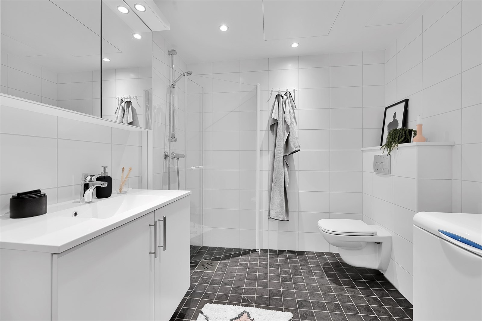 Komplett fliselagt bad! Galleribilde