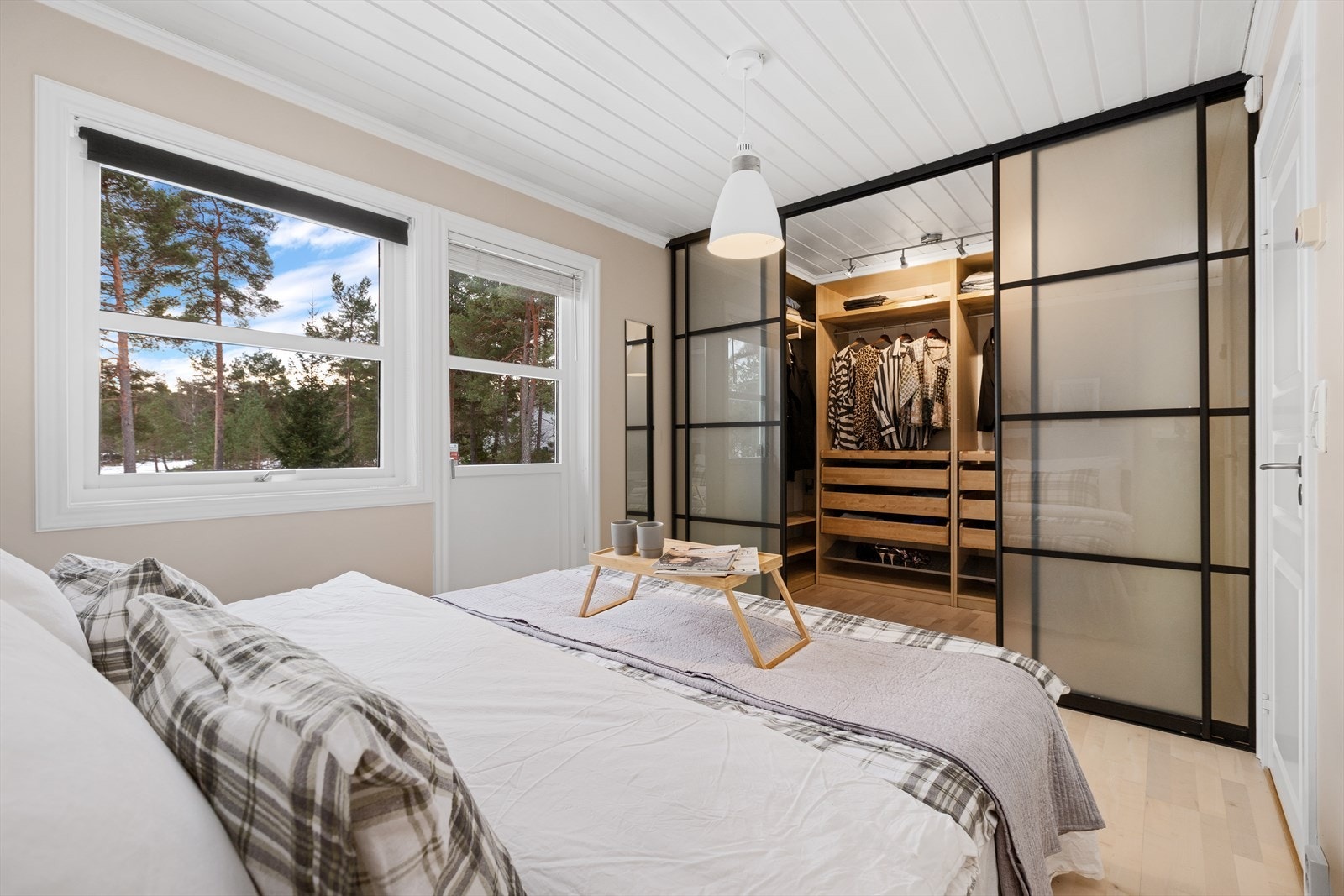 Hovedsoverommet har walk-in-closet Galleribilde