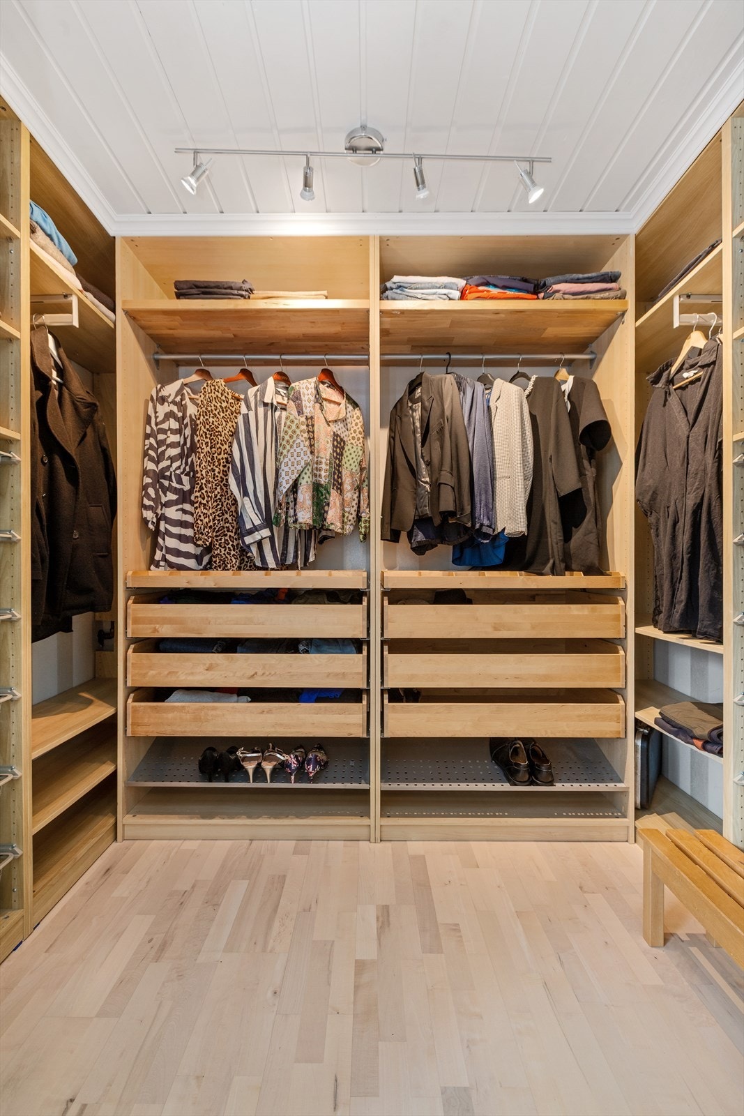 Walk-in-closet Galleribilde