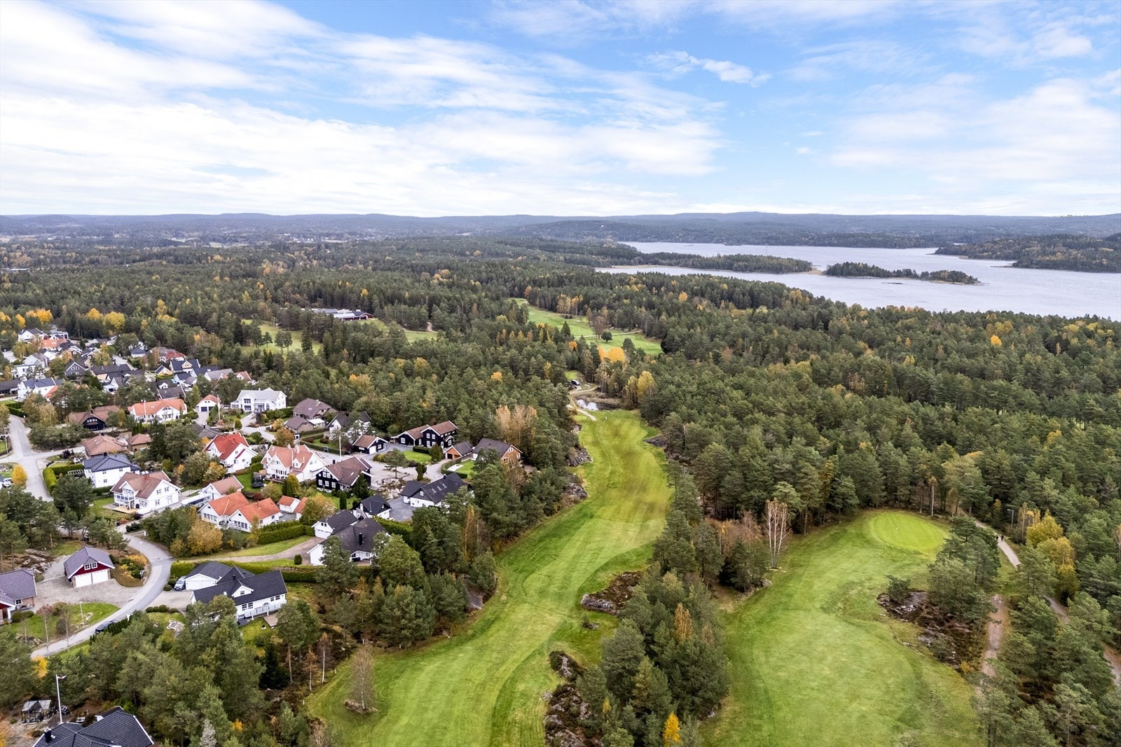 Som det fremgår ligger boligen helt ytterst på boligfeltet Galleribilde
