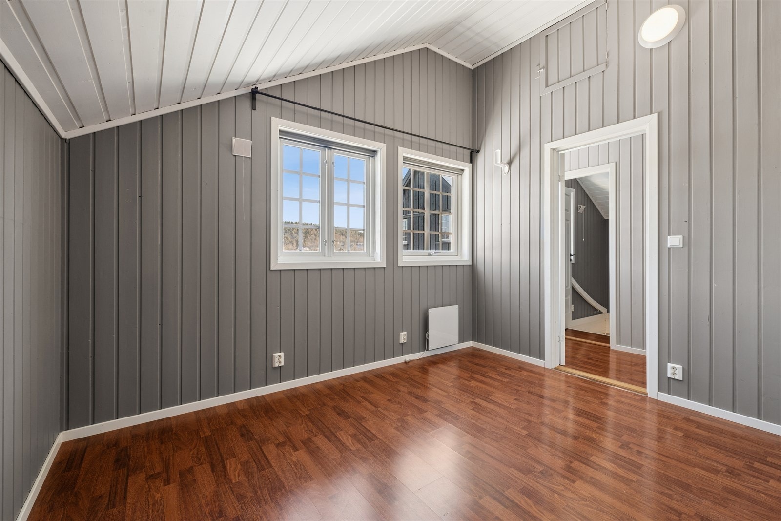 Et fleksibelt rom i øvre etasje som kan benyttes som soverom eller arbeidsrom. Galleribilde