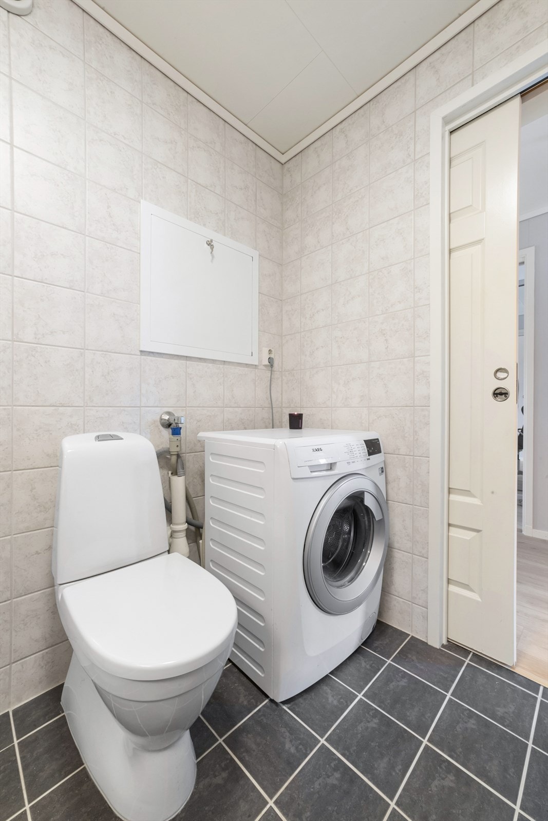 Nytt dusjkabinett samt toalett i 2026 Galleribilde