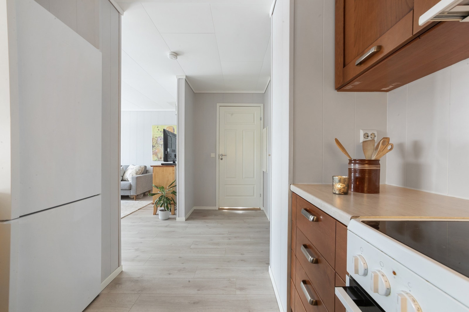 Hvitevarer på kjøkkenet følger med salget Galleribilde