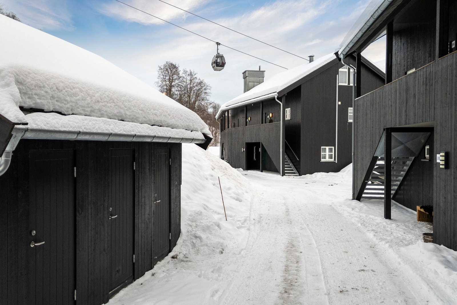 Leiligheten disponerer egen utvendig bod ved inngangspartiet samt tilgang til felles prepperom. Galleribilde