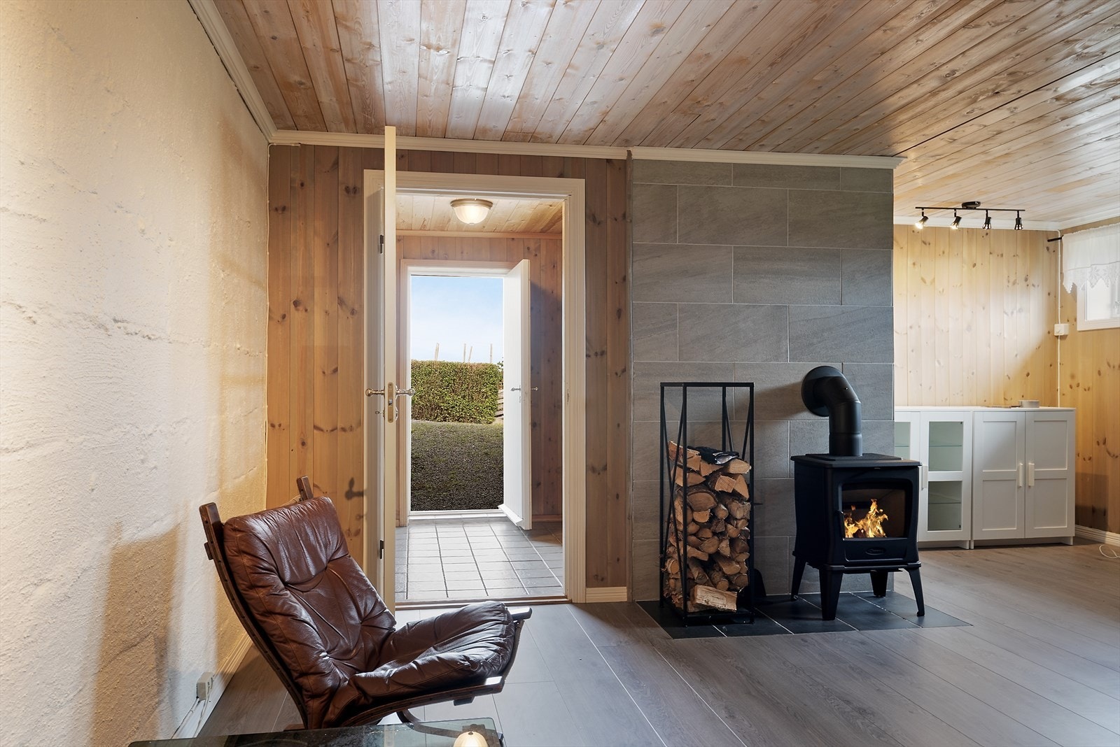 Egen inngang i kjeller. Galleribilde