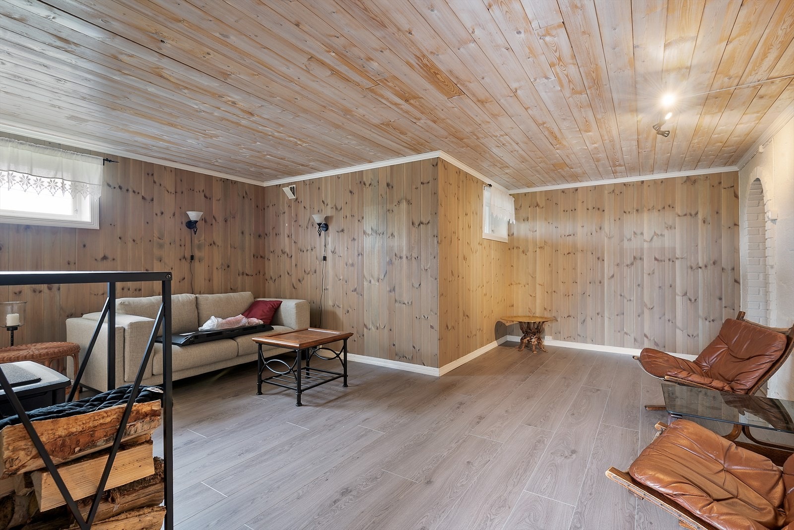 Stort disp rom i kjeller. Galleribilde