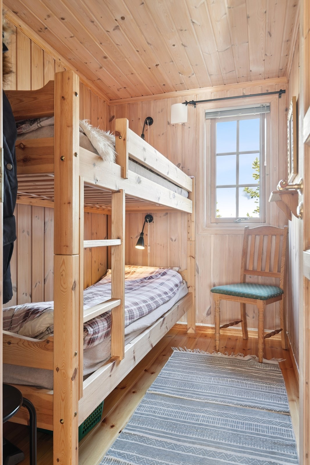 De to andre soverommene i hovedetasjen er innredet med praktiske køyesenger. Galleribilde