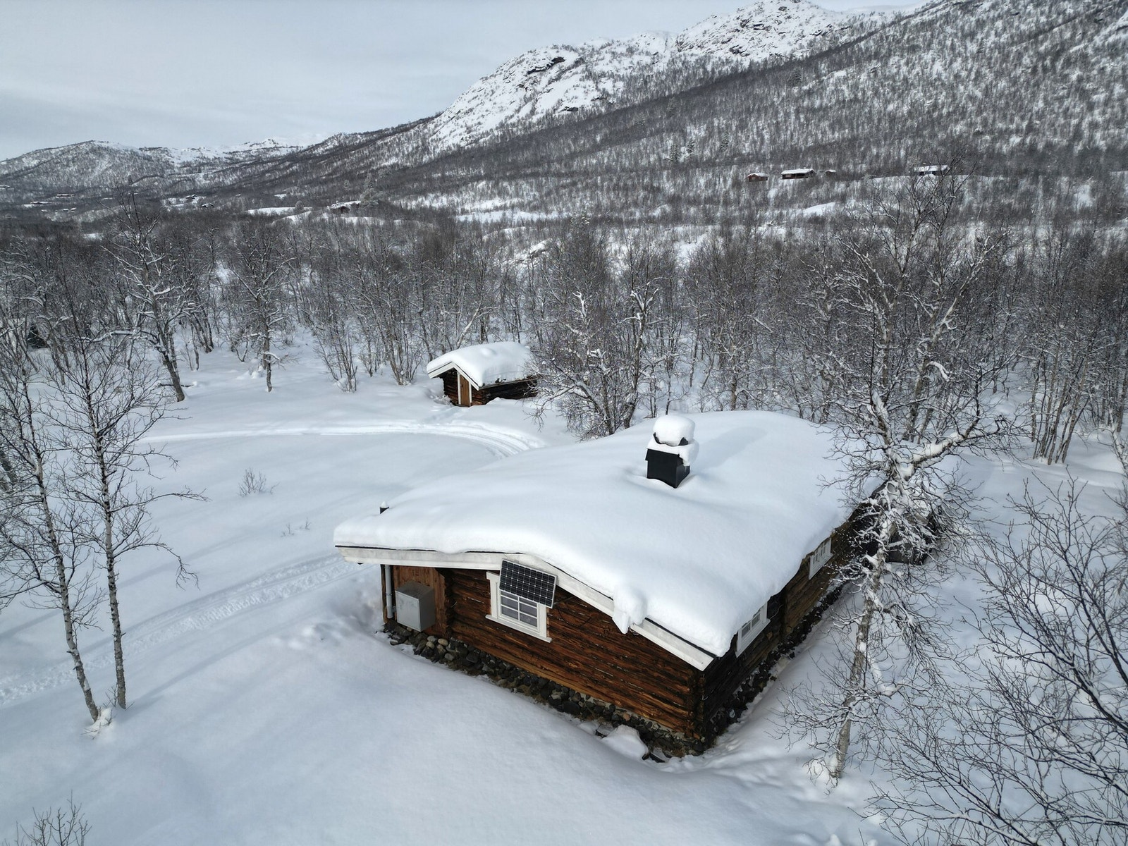 Eiendommen består av hytte og anneks Galleribilde