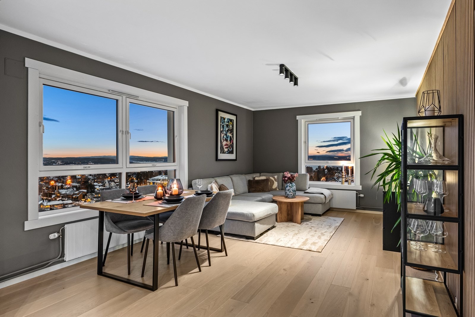 Sigurd Følstad Skarsem ved DNB Eiendom Nordstrand presenterer Langbølgen 41 - Sjelden mulighet på toppen av Munkelia! Galleribilde