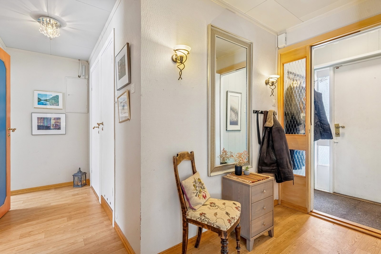 Boligen har også et praktisk vindfang. Galleribilde