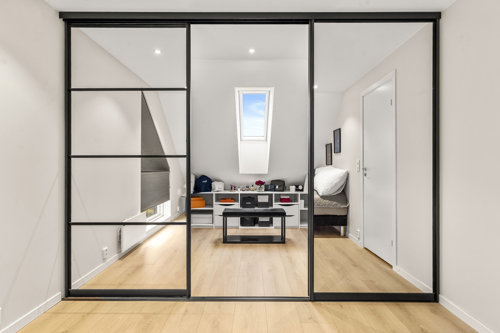 En smart løsning som gir rikelig med oppbevaringsplass. Galleribilde