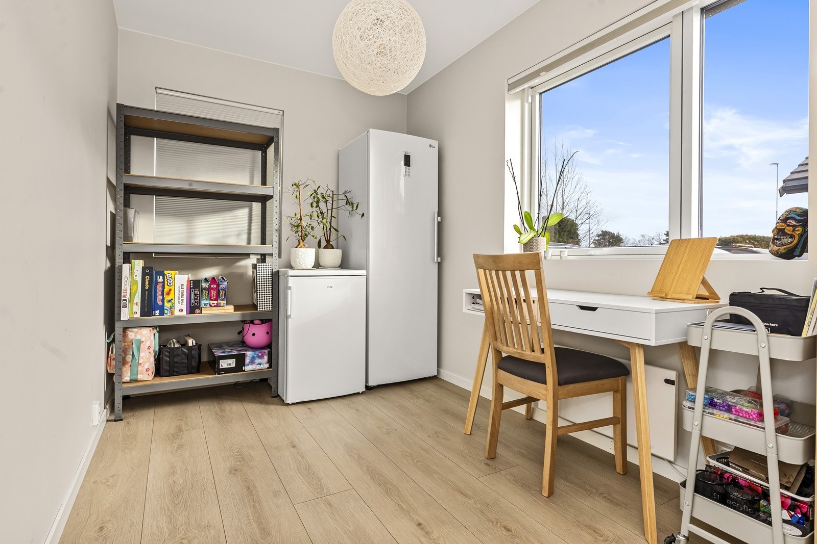 Det andre soverommet i etasjen er også av god størrelse, og kan alternativt brukes som kontor. Galleribilde