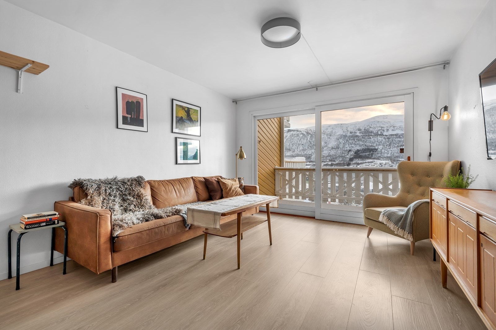 Velkommen til denne innbydende og flotte rekkehusleiligheten nært sentrum. Presentert av Eiendomsmegler Christoffer Ryan Galleribilde