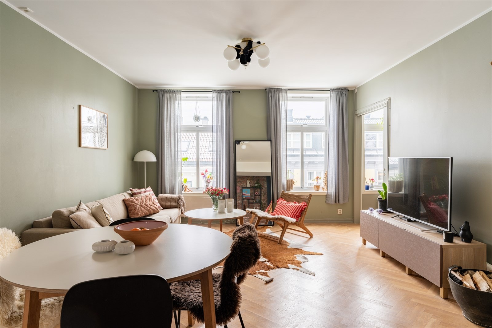 Gulvflater er belagt med fiskebeinsparkett Galleribilde