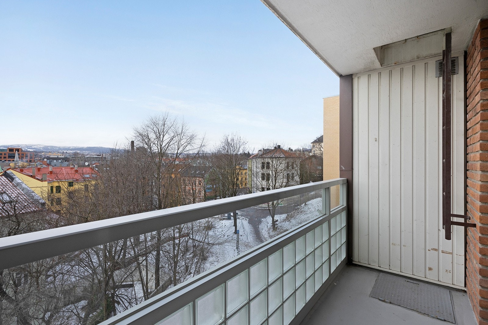 Flott balkong med utsikt og gode solforhold Galleribilde