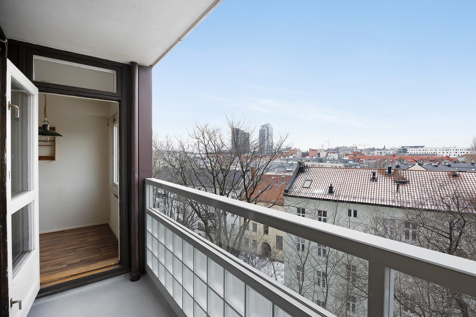 Nordvestvendt balkong på 4 kvm med ettermiddagssol Galleribilde