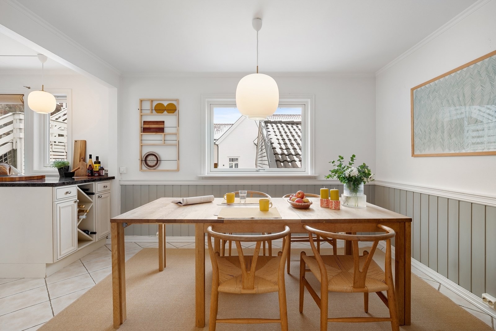 Spisestue med god plass til langbord Galleribilde