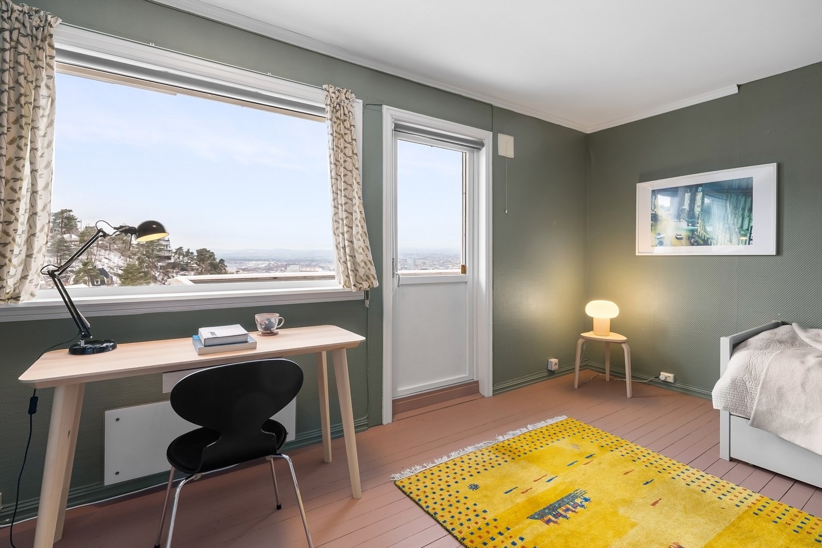 Soverom II også med utgang til terrassen Galleribilde