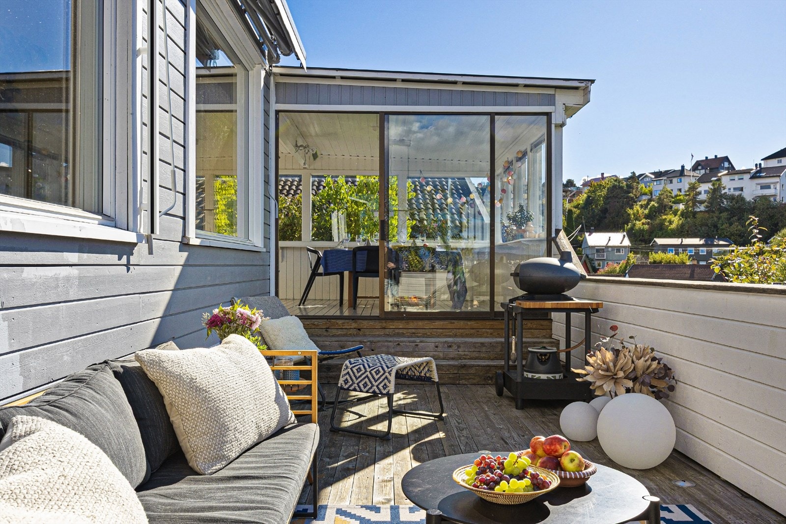 Store og solrike uteplasser med utsikt Galleribilde