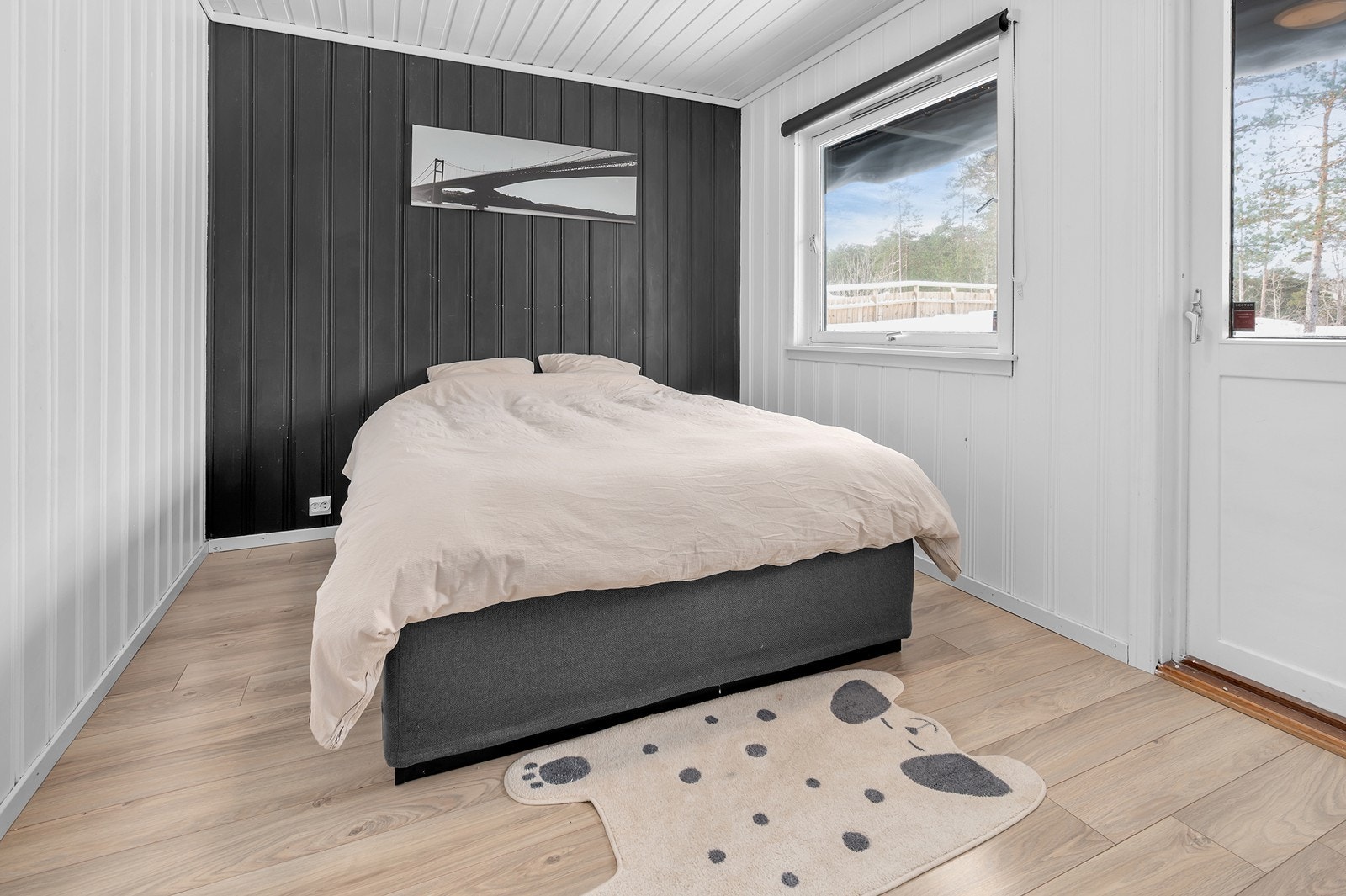 Hovedsoverom med direkte tilgang til terrasse Galleribilde