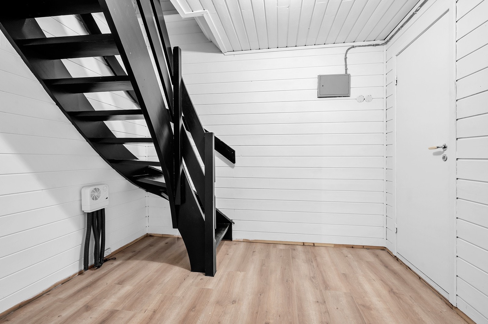 Trapp ned til underetasjen. Galleribilde