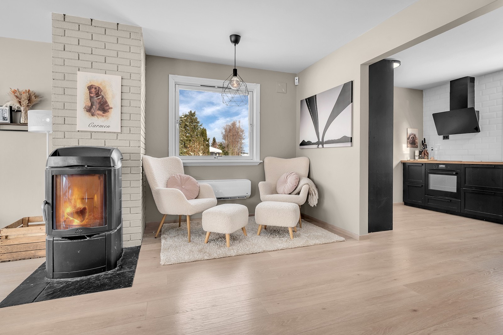 Koselig avskjermet hjørne i stuen-perfekt som lesekrok eller avslapning - Nyere varmepumpe. Galleribilde