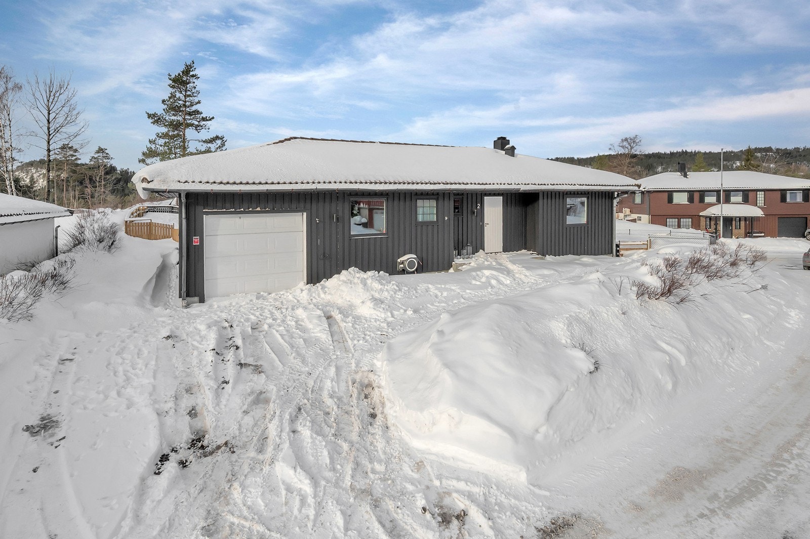 Det er montert el-lader inne i garasje Galleribilde