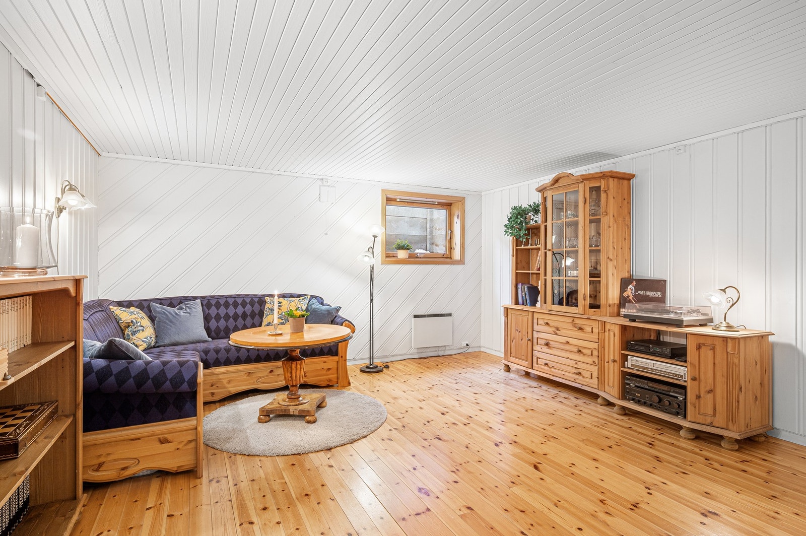 Kjellerstuen/disp rommet er på romslige 21,5m². Galleribilde