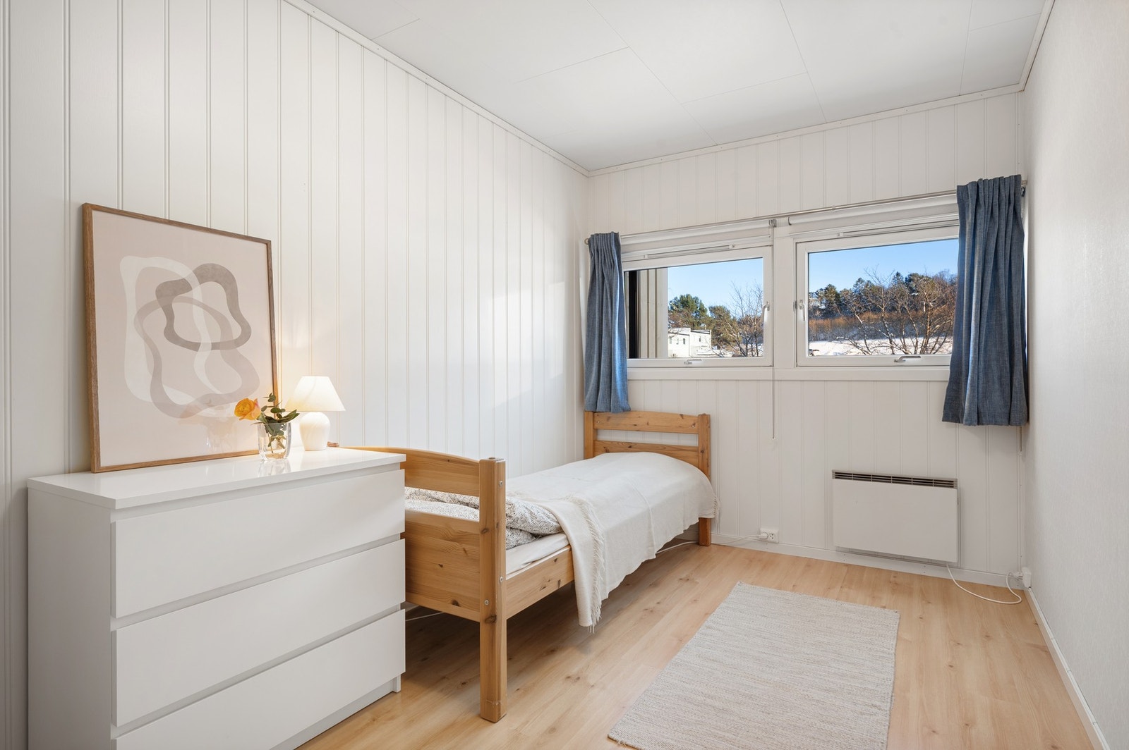 Soverom 2 er på 9,8m². Galleribilde