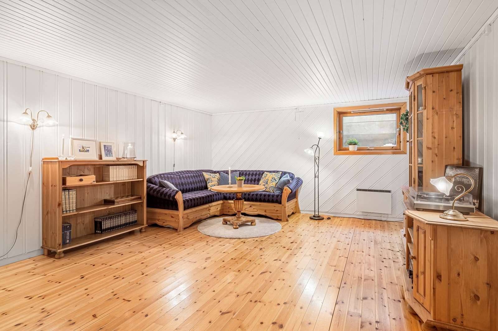 Disp rom.(Benyttes som Kjellerstue og er ikke omsøkt hos kommunen, se pkt. "andre relevante opplysninger".) Galleribilde