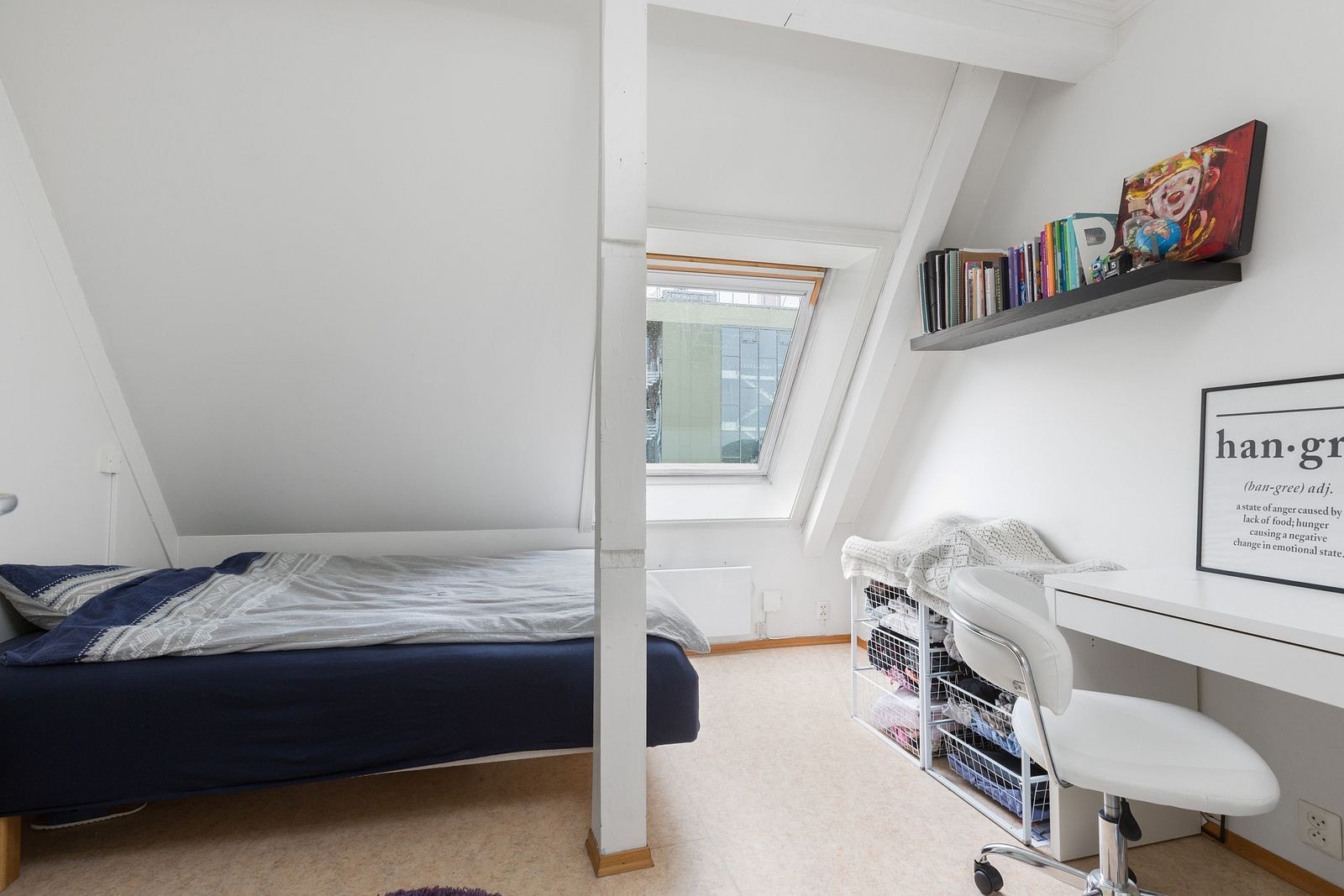 Soverommene har store vindu med godt lysinnslipp Galleribilde