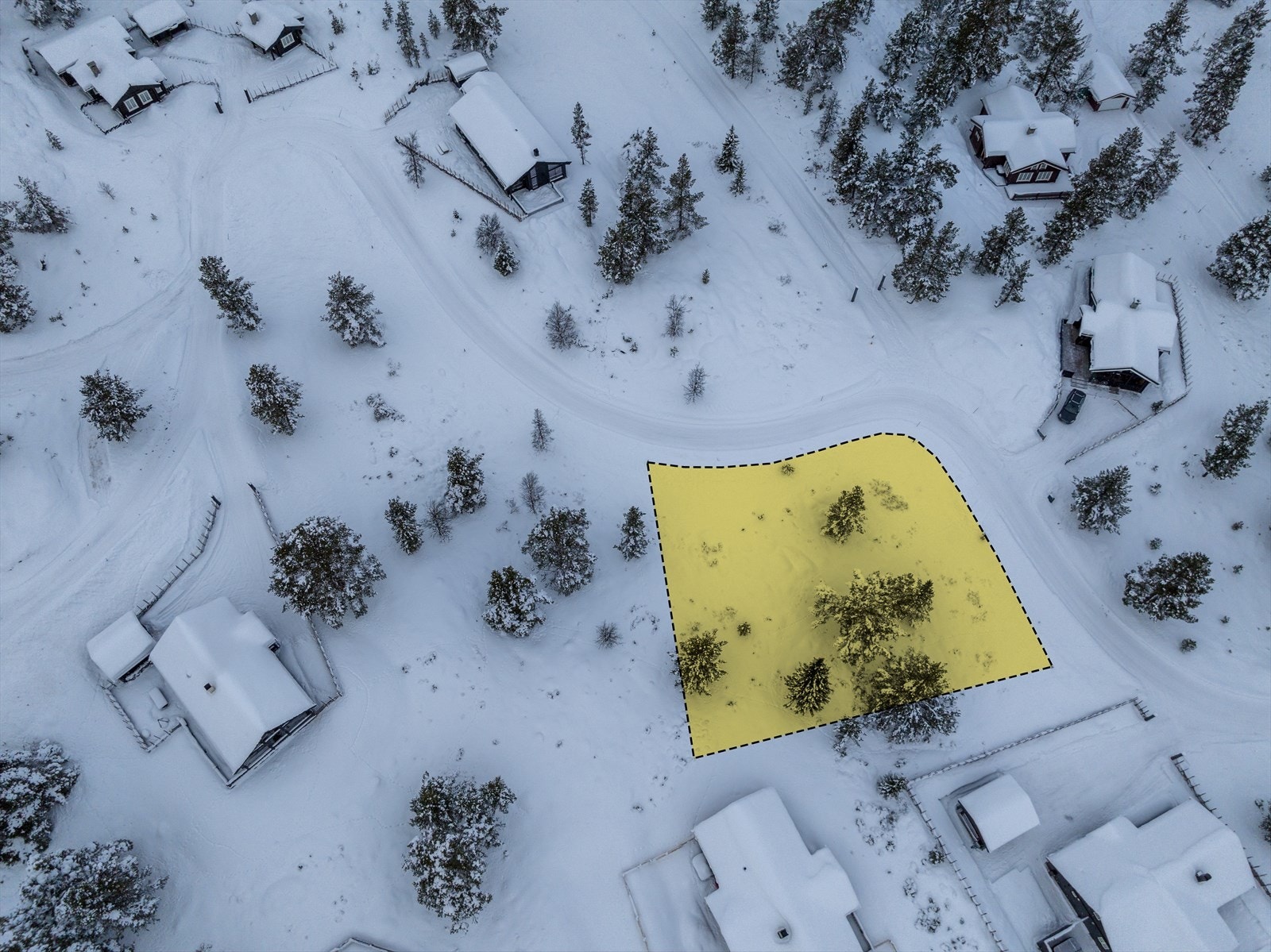 Krøklingråket 3 er en romslig ubebygget tomt beliggende i flotte omgivelser på Kvamsfjellet. Galleribilde