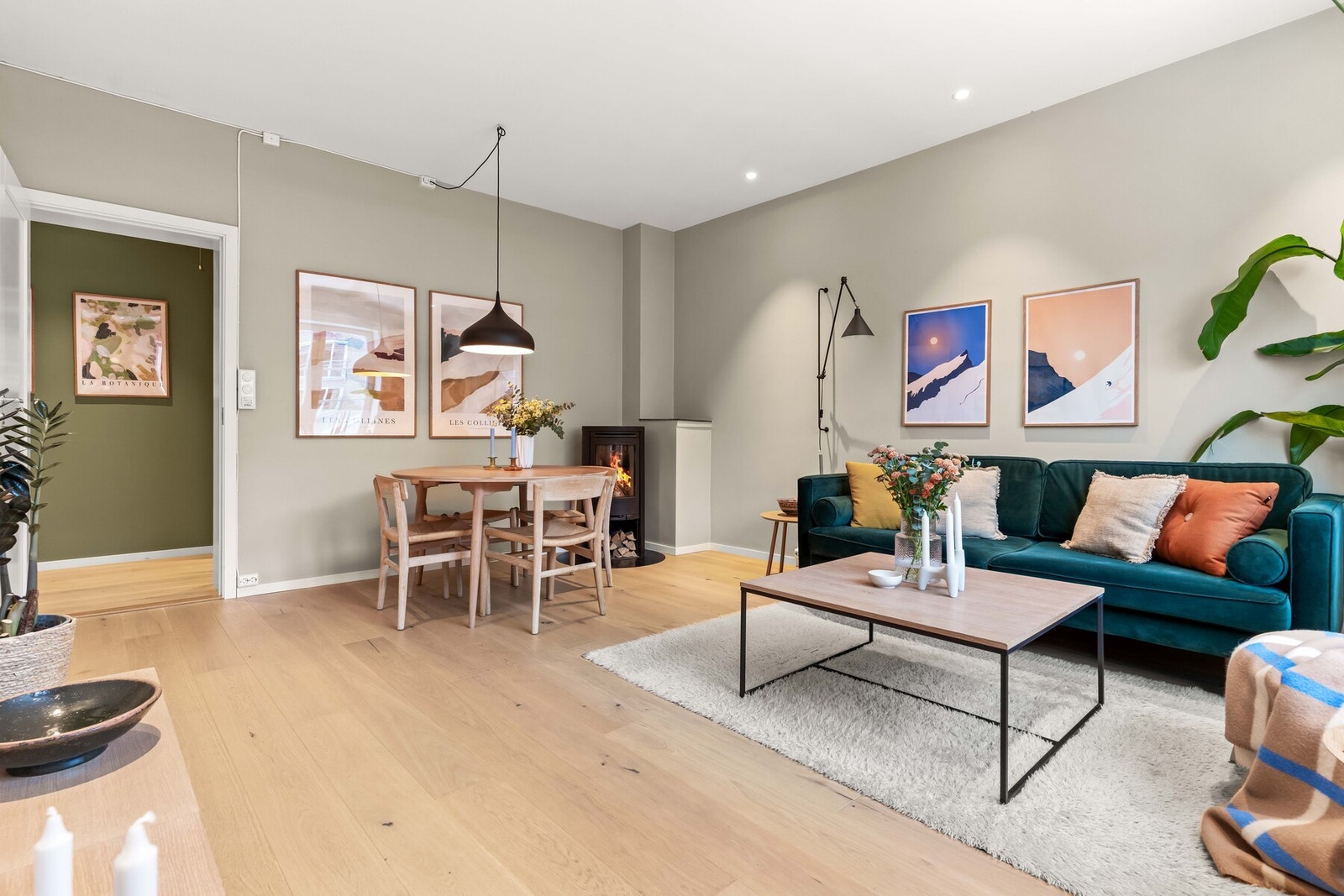 Nedforet himlinger med innfelte downlights. Galleribilde