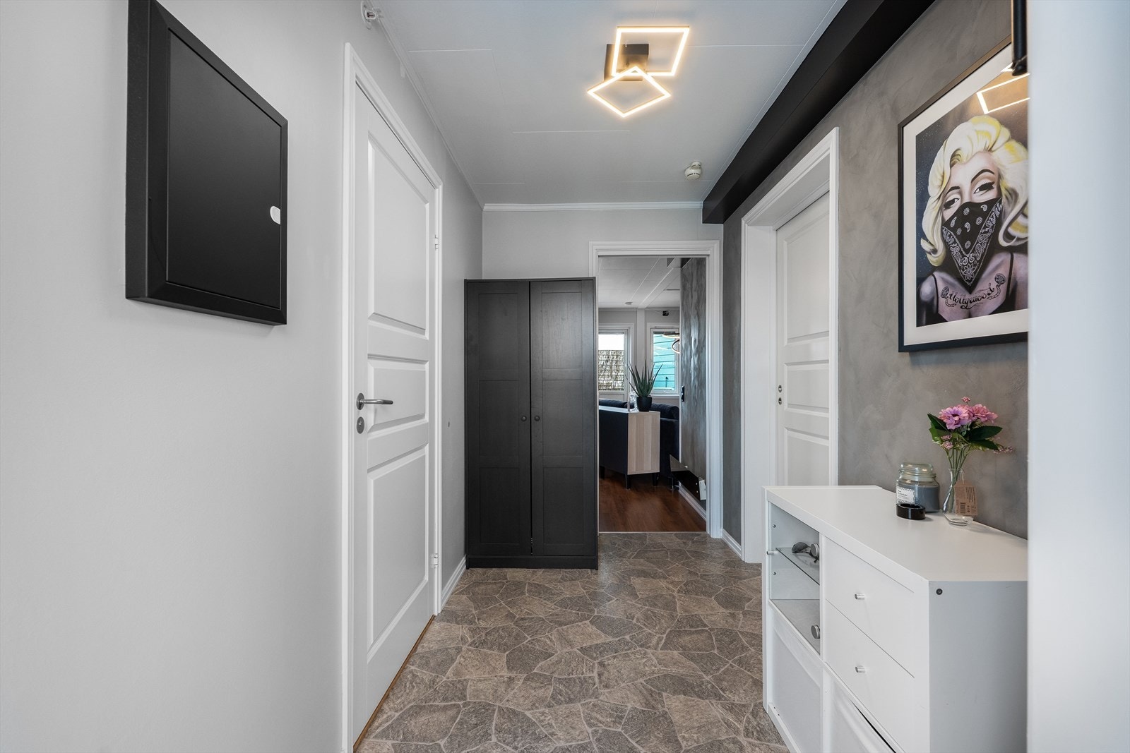 Entré med gode lagringsmuligheter. Galleribilde