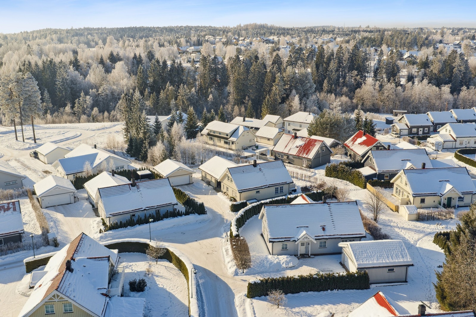Det er kort vei til lysløype, markastue med servering i vintersesongen og et mylder av merkede stier i området. Galleribilde