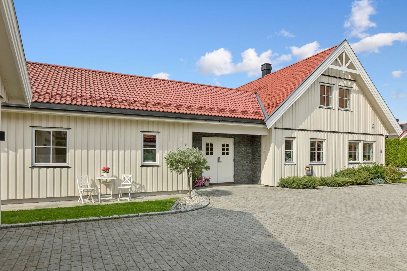 Eiendommen oppleves svært ryddig, og gir et stramt inntrykk Galleribilde