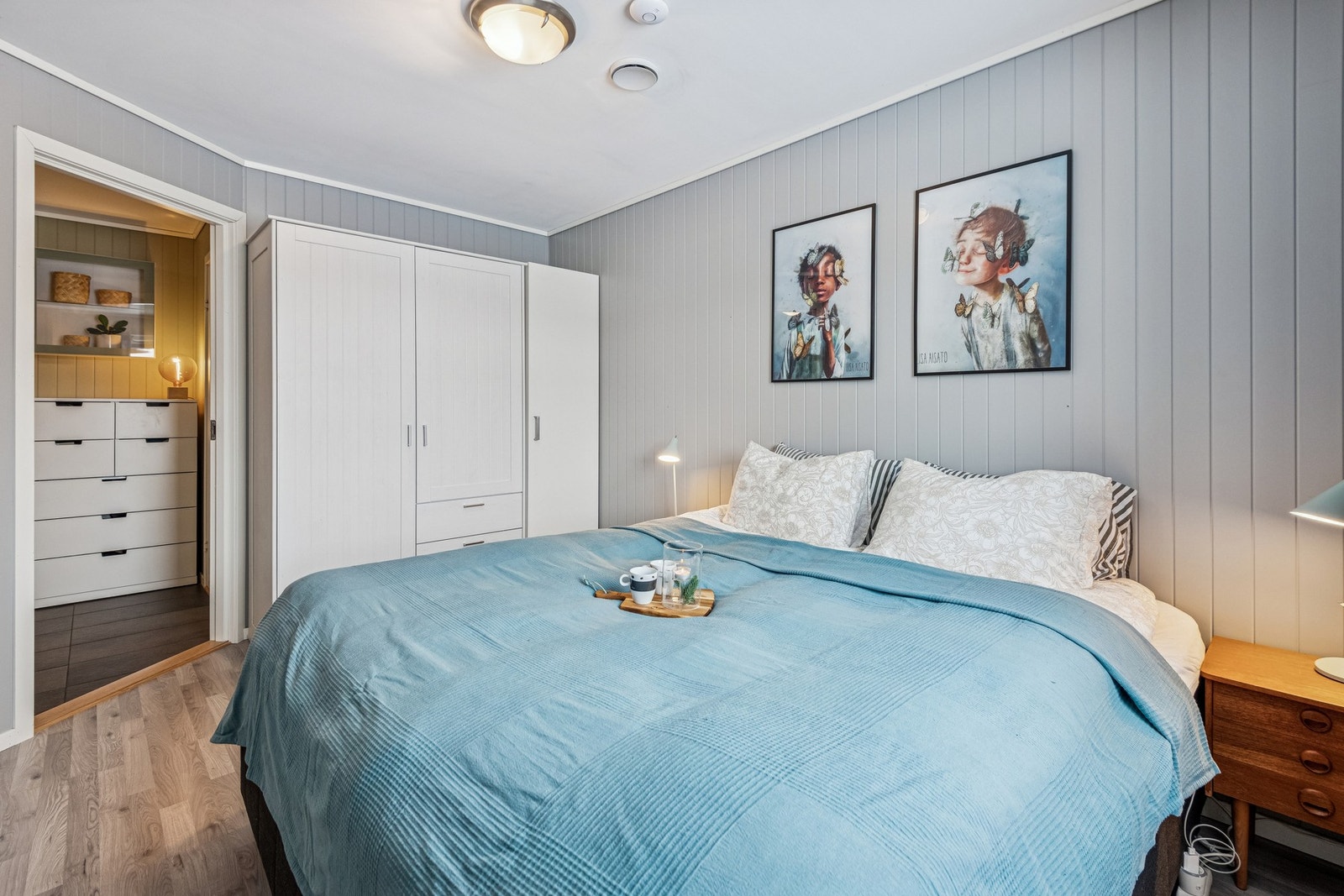 Hovedsoverom med god plass til dobbeltseng og garderobeløsning. Galleribilde