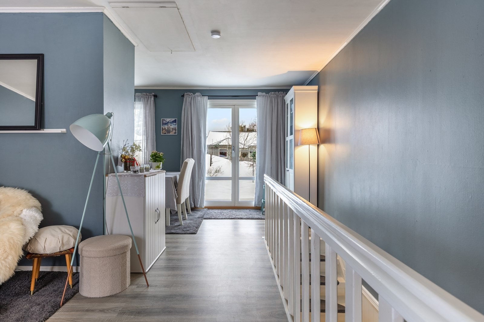 Stue og kjøkken er i åpen løsning Galleribilde