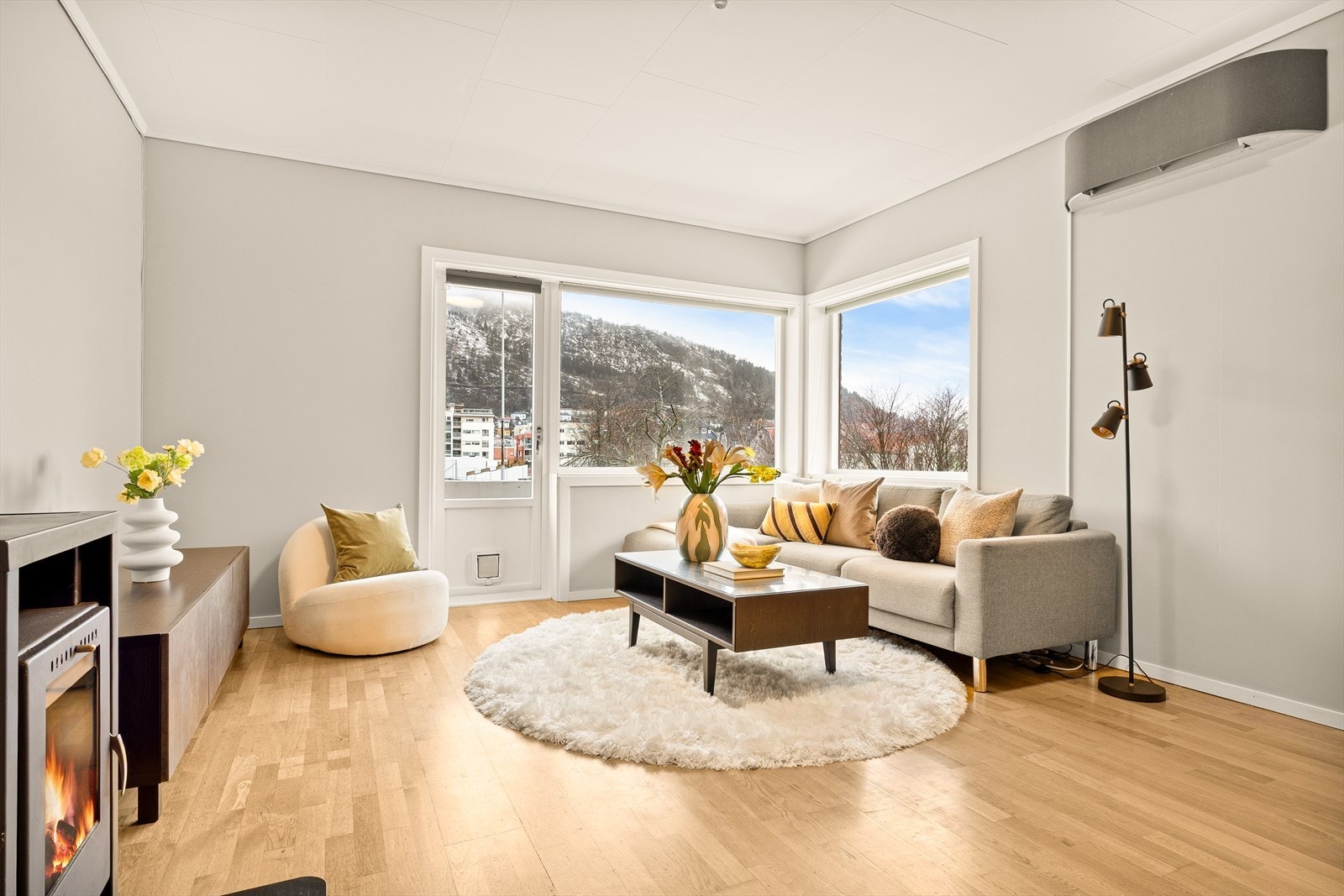 Aktiv Eiendomsmegling v/ Nika Nasibi har gleden av å presentere Bendixens vei 32! Fotograf - Inderhaug Boligfoto. Galleribilde