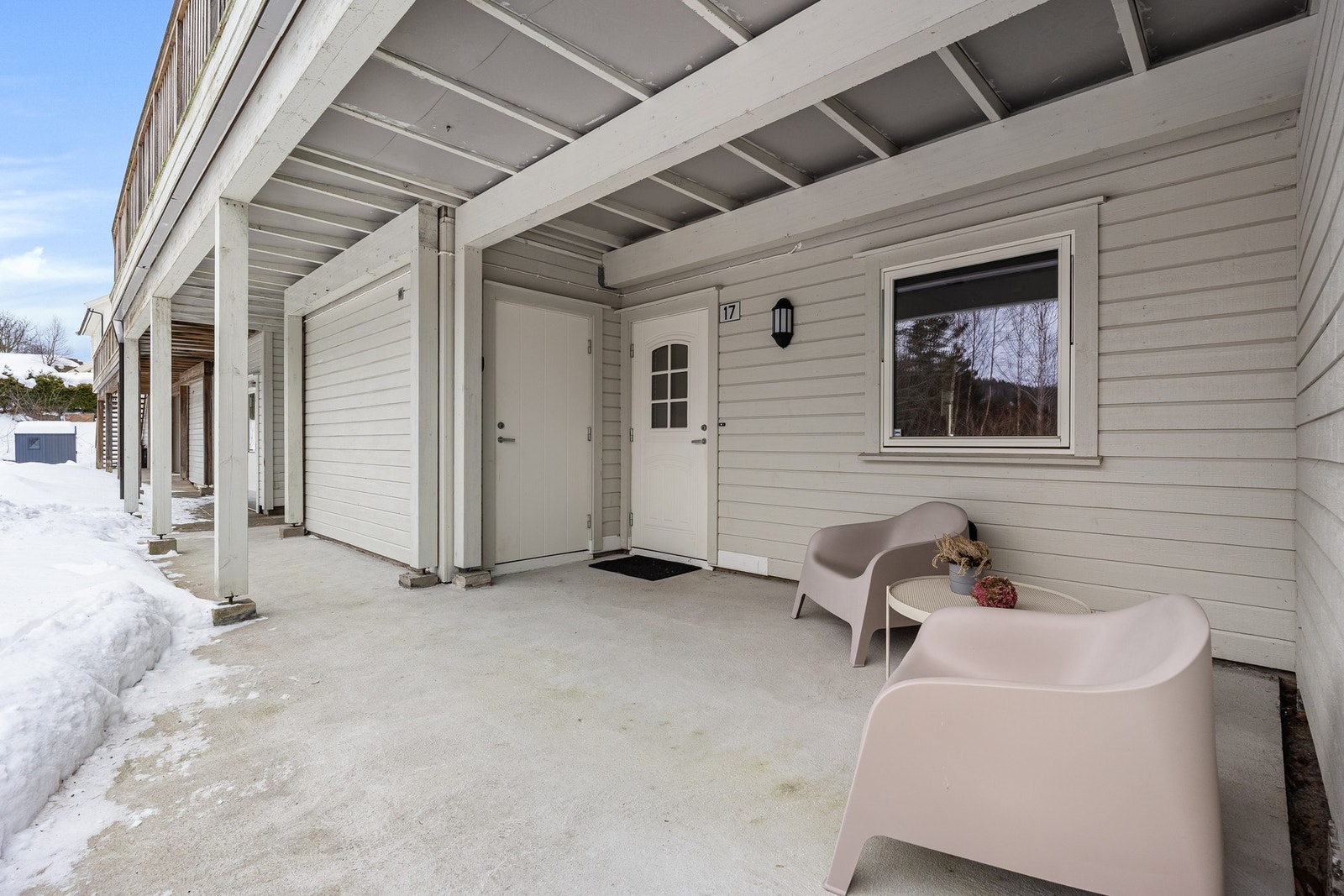 Inngangsparti og utvendig bod Galleribilde