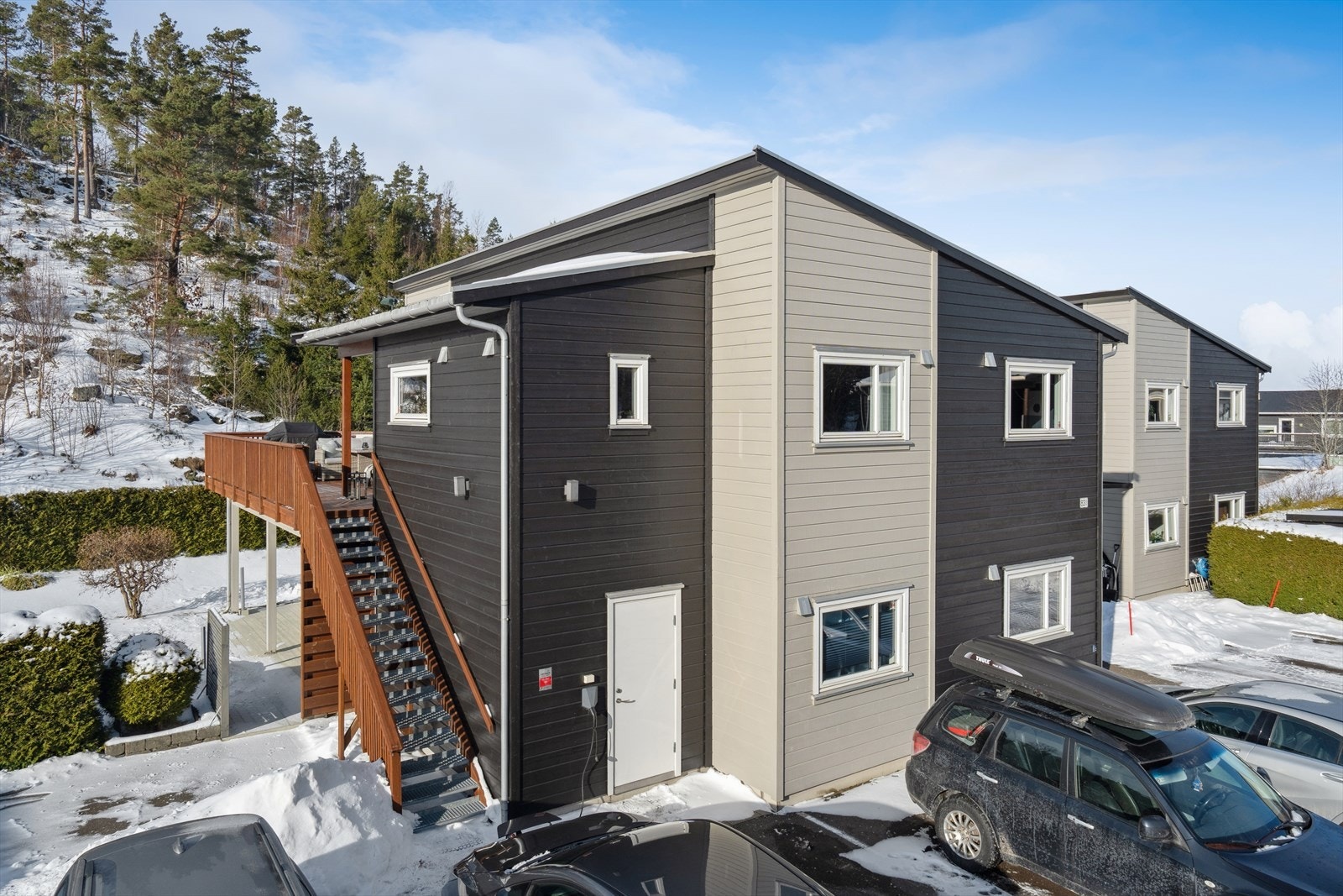 Naturskjønne omgivelser - her bor du rolig, barnevennlig og solrikt til. Galleribilde